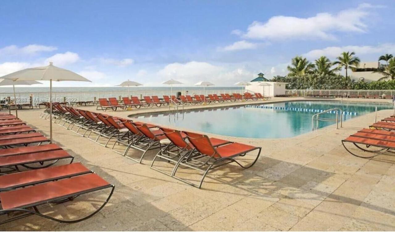 Ramada Plaza By Wyndham Marco Polo Beach Resort Golden Beach Exterior photo