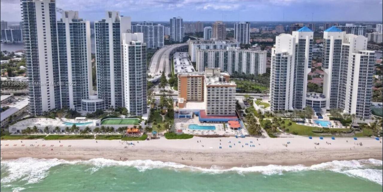 Ramada Plaza By Wyndham Marco Polo Beach Resort Golden Beach Exterior photo