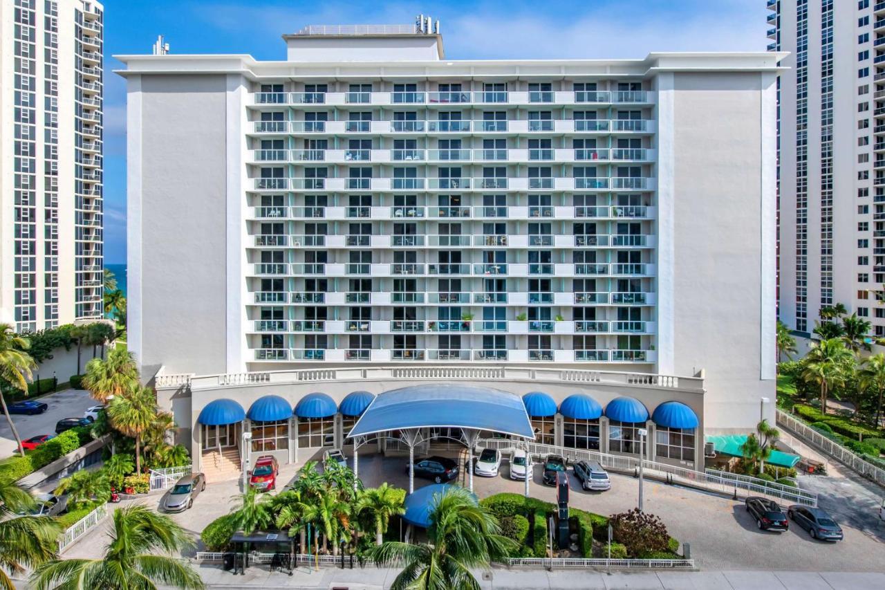 Ramada Plaza By Wyndham Marco Polo Beach Resort Golden Beach Exterior photo