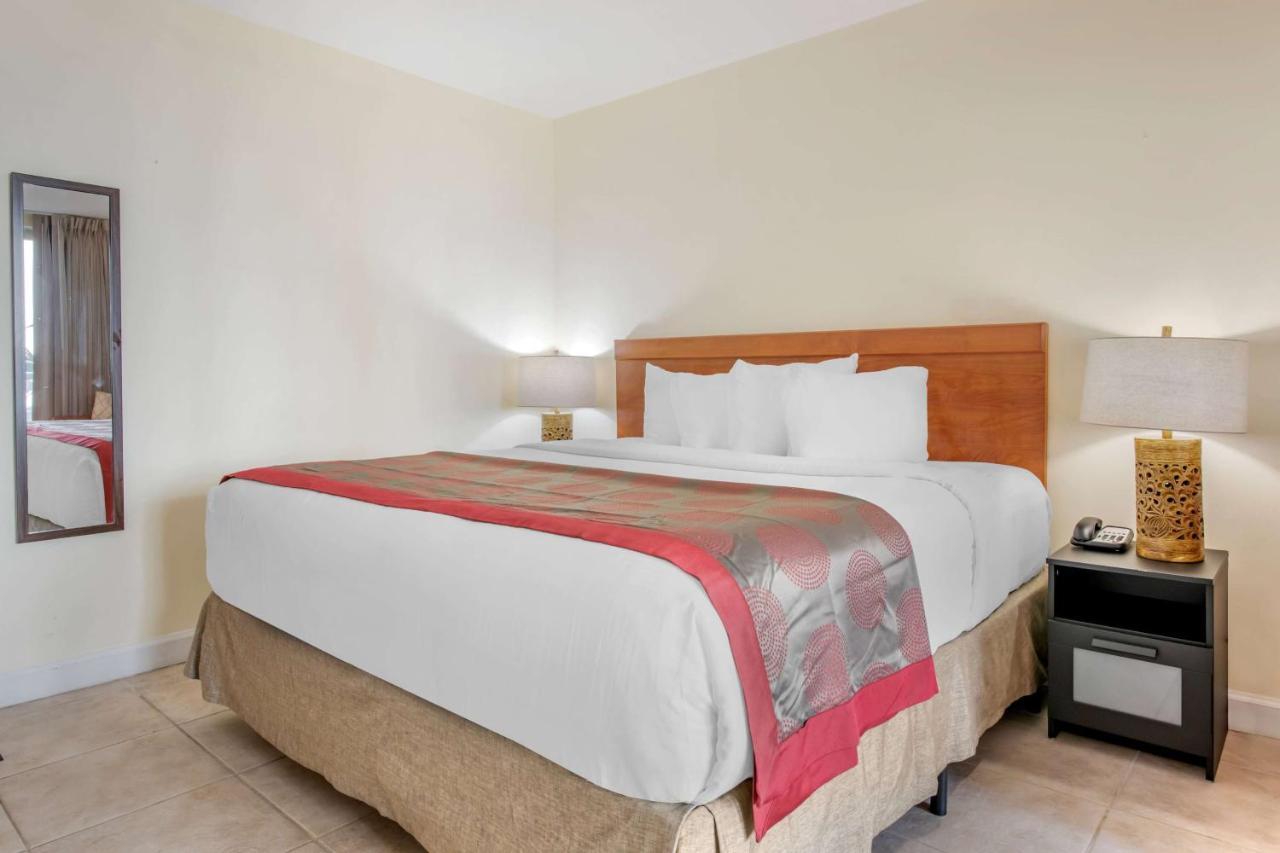Ramada Plaza By Wyndham Marco Polo Beach Resort Golden Beach Exterior photo