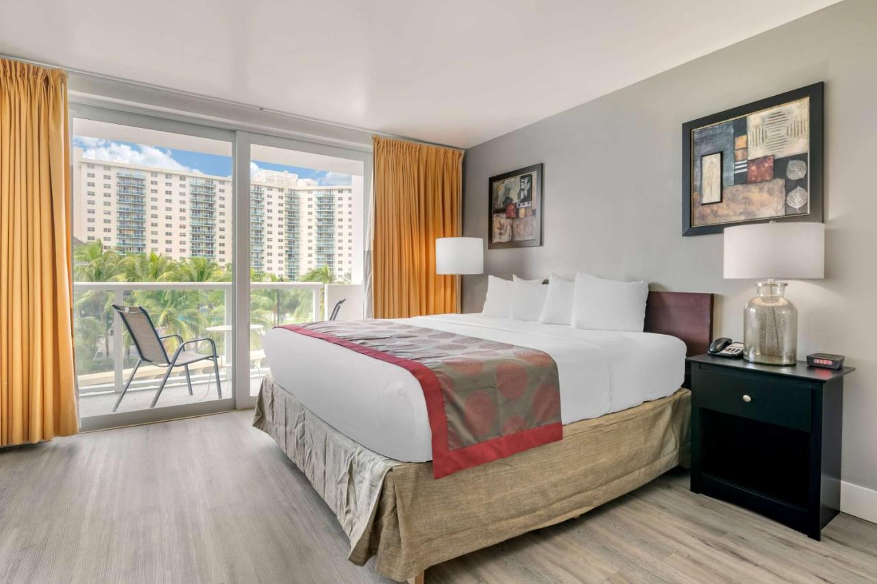 Ramada Plaza By Wyndham Marco Polo Beach Resort Golden Beach Exterior photo
