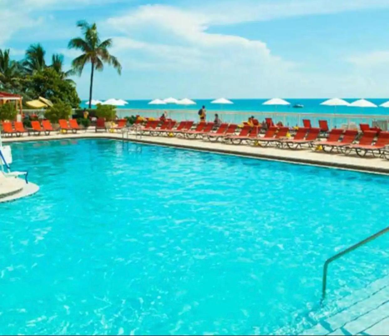 Ramada Plaza By Wyndham Marco Polo Beach Resort Golden Beach Exterior photo