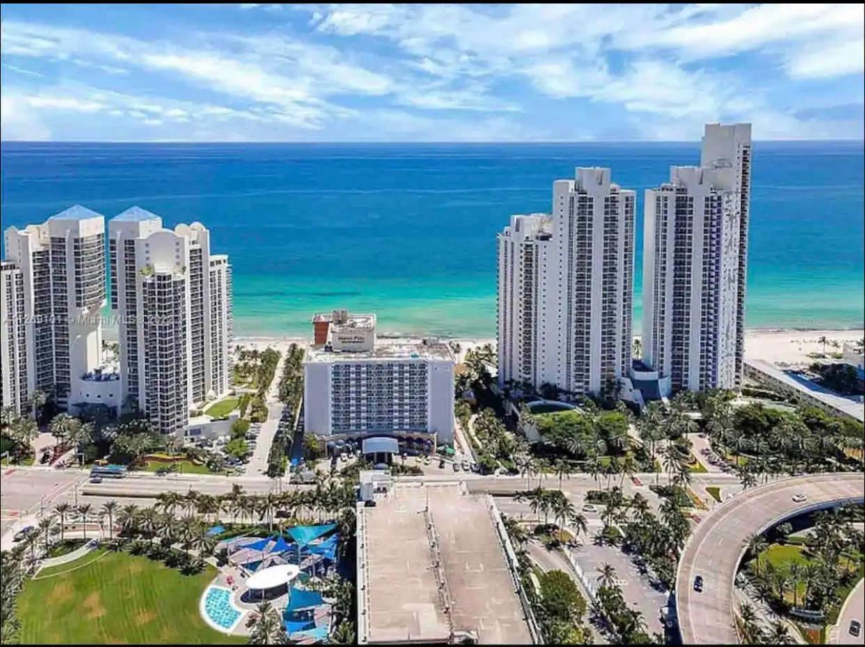 Ramada Plaza By Wyndham Marco Polo Beach Resort Golden Beach Exterior photo