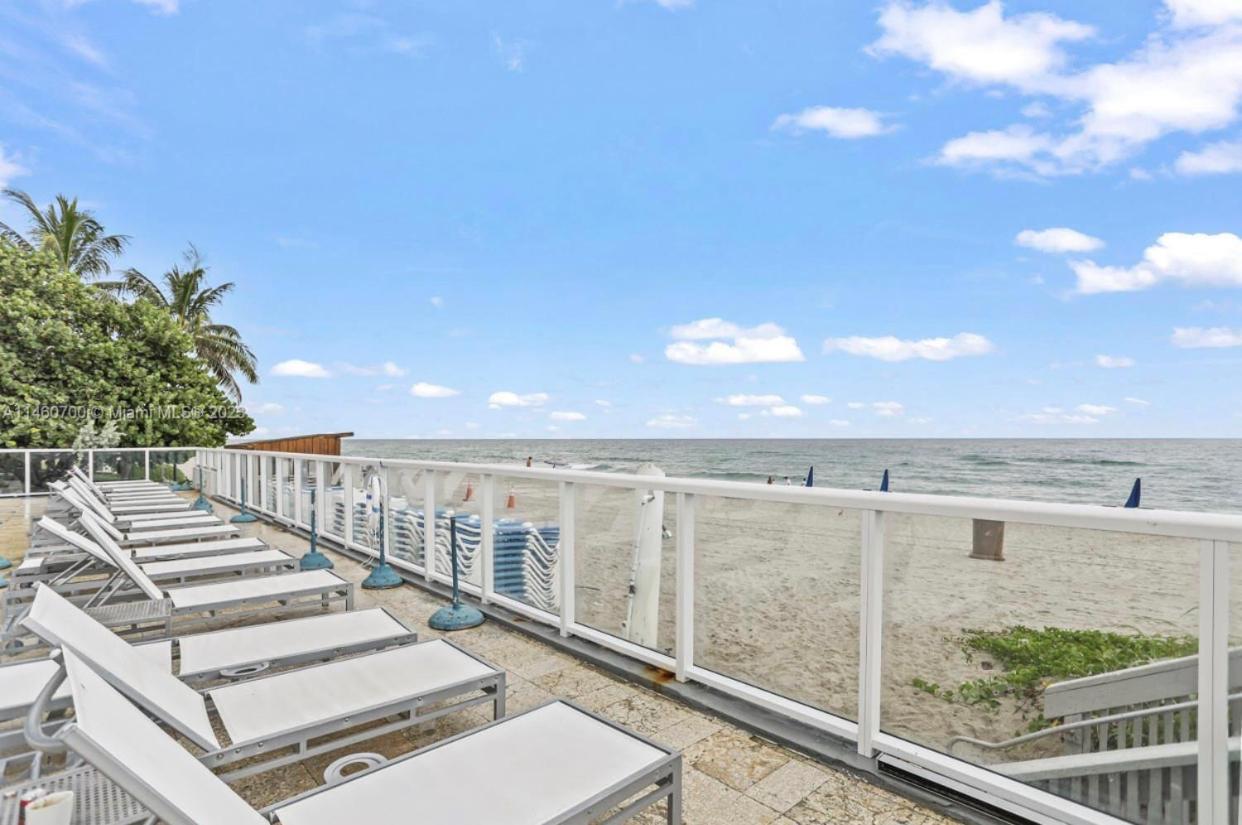 Ramada Plaza By Wyndham Marco Polo Beach Resort Golden Beach Exterior photo