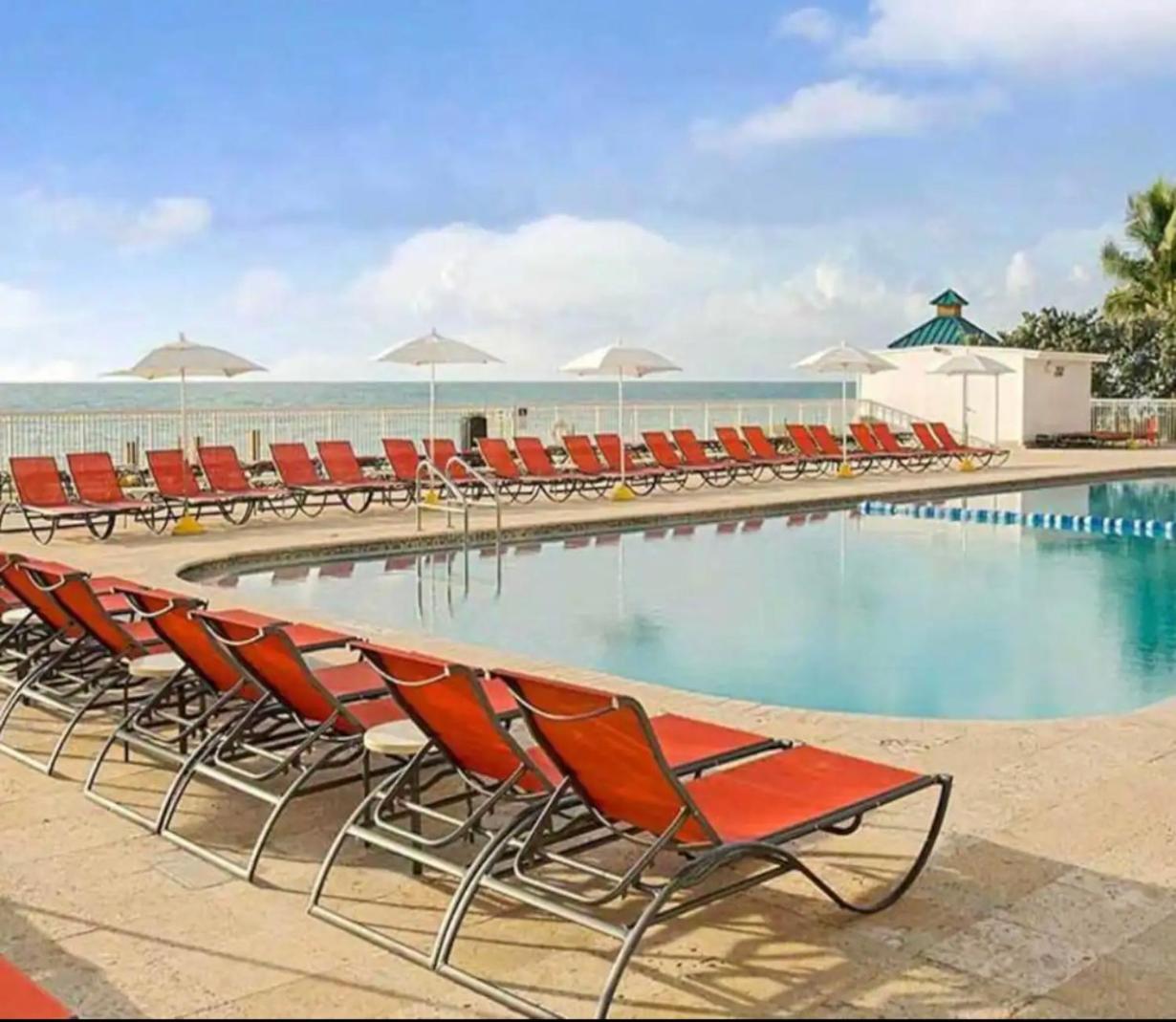 Ramada Plaza By Wyndham Marco Polo Beach Resort Golden Beach Exterior photo