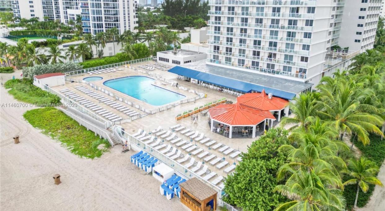 Ramada Plaza By Wyndham Marco Polo Beach Resort Golden Beach Exterior photo