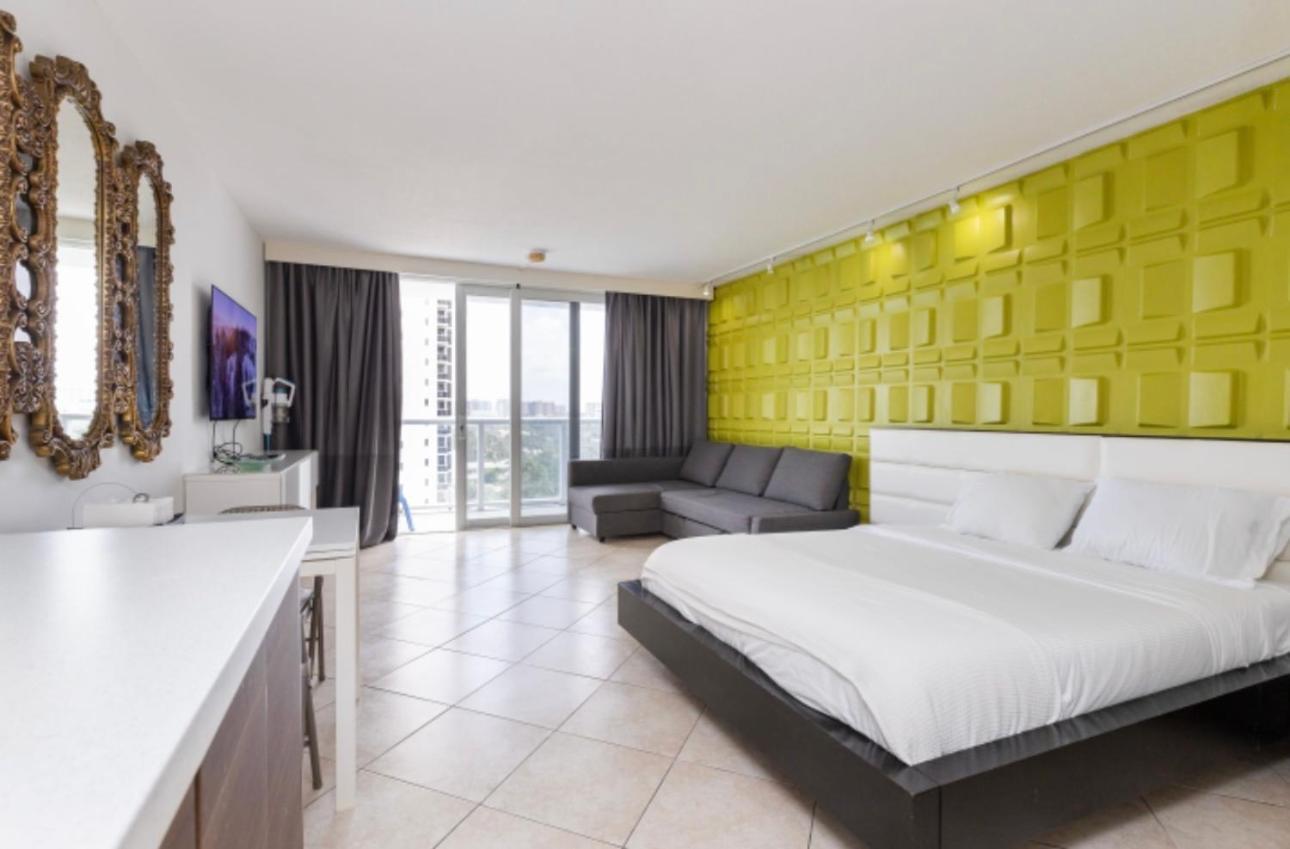 Ramada Plaza By Wyndham Marco Polo Beach Resort Golden Beach Exterior photo